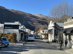 Queenstown Area  - Gold rush era  Arrow Town  毗鄰皇后镇 - 淘金熱時代的 箭鎮